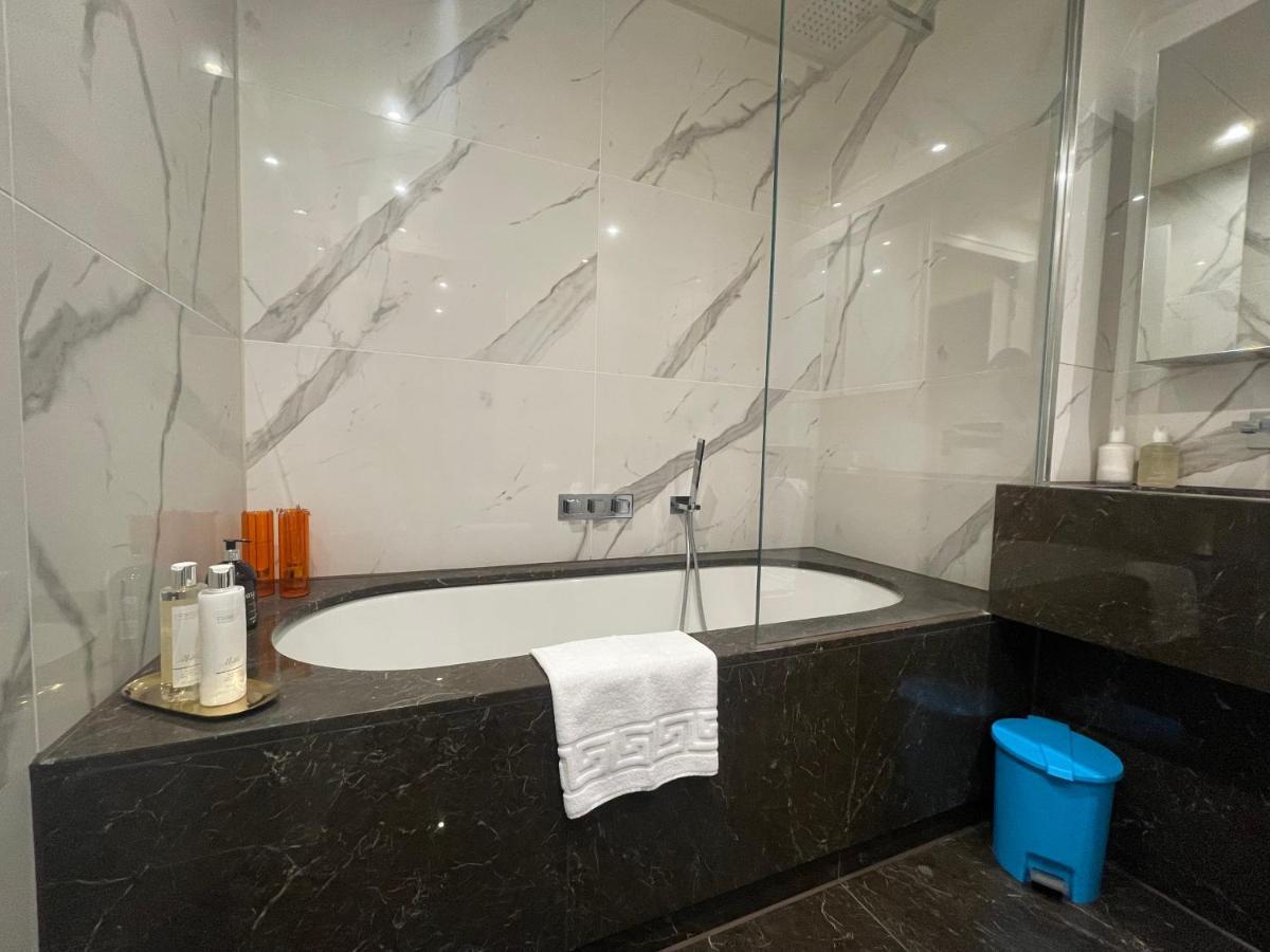 Sophisticated 1Br, 1 Ba Chigwell Designer Flat Chcl F2 Daire Dış mekan fotoğraf