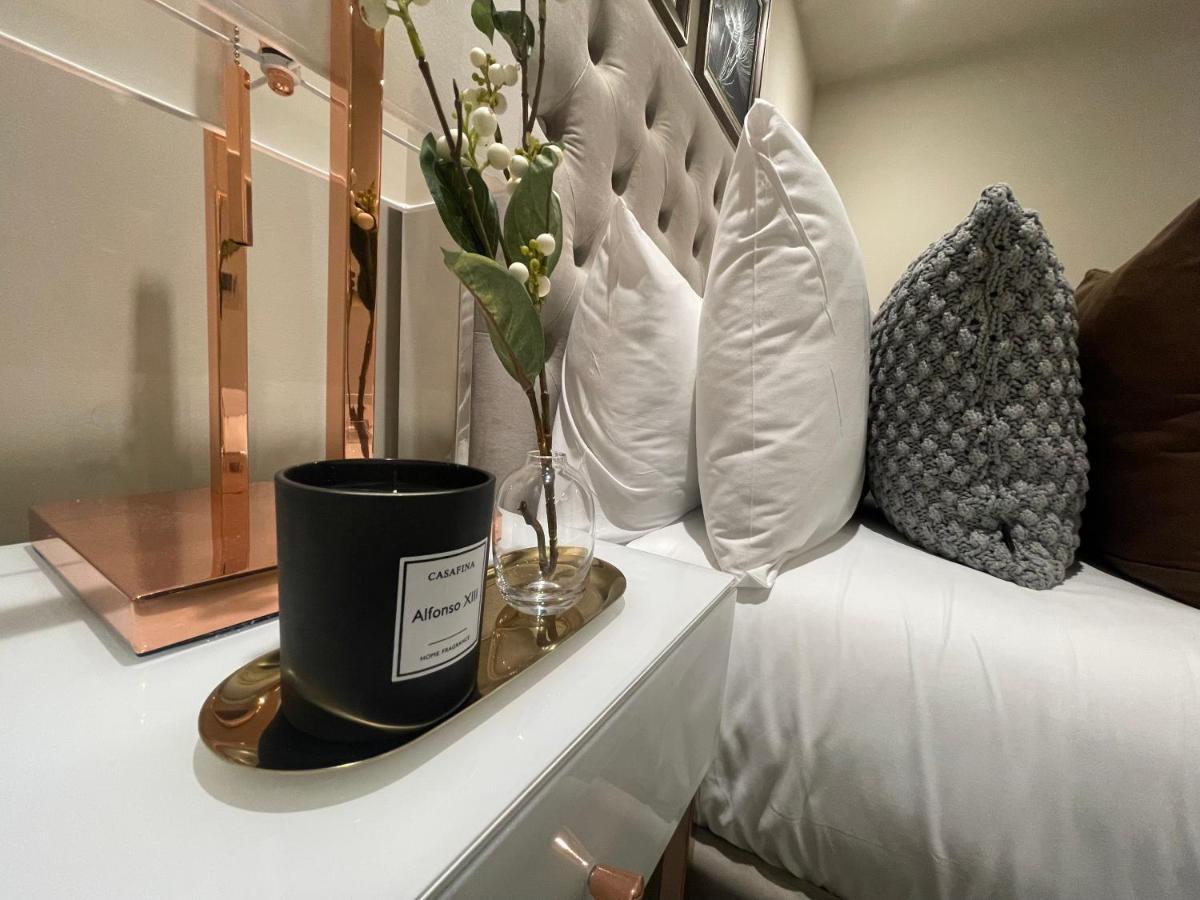 Sophisticated 1Br, 1 Ba Chigwell Designer Flat Chcl F2 Daire Dış mekan fotoğraf