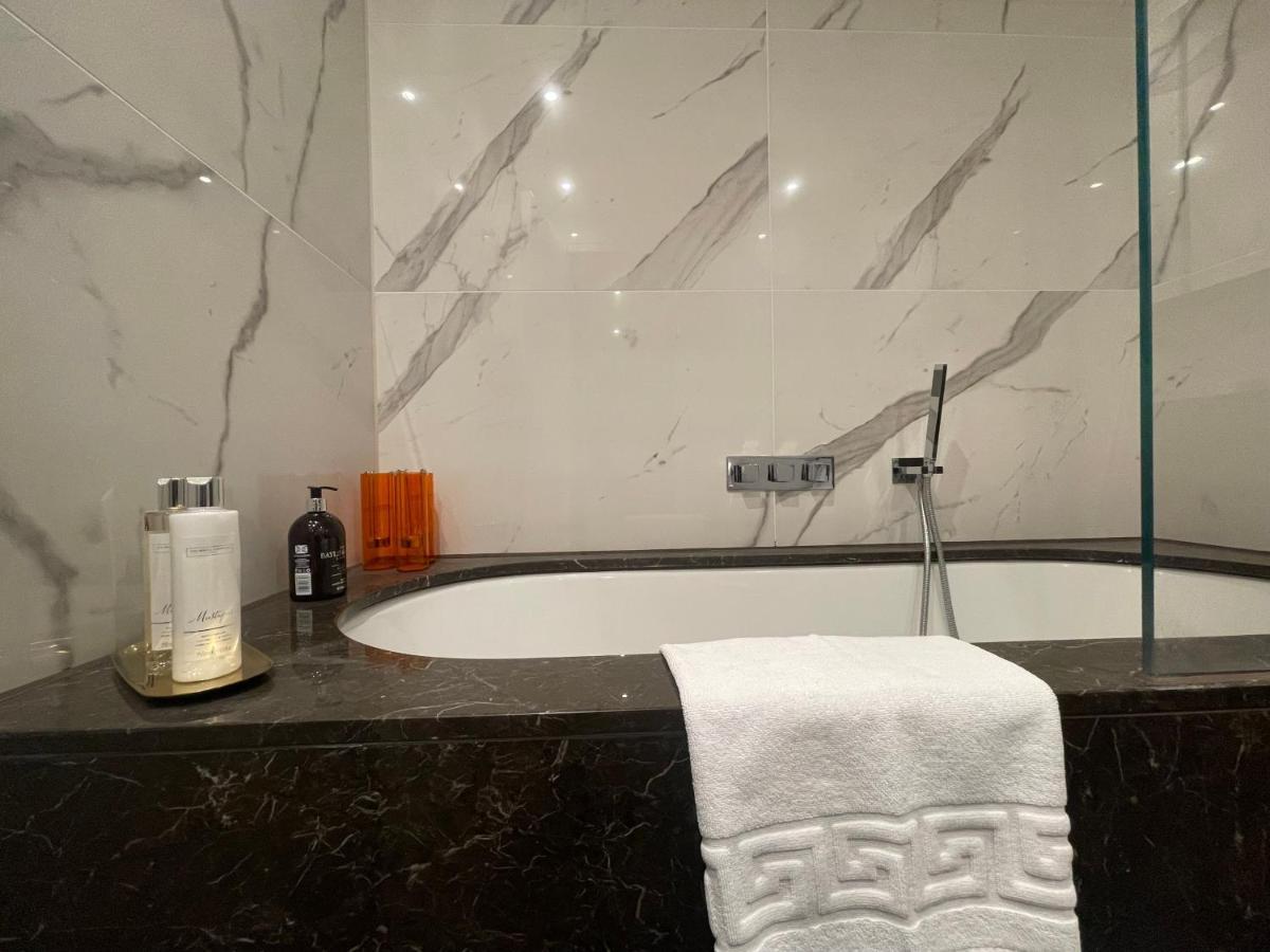 Sophisticated 1Br, 1 Ba Chigwell Designer Flat Chcl F2 Daire Dış mekan fotoğraf