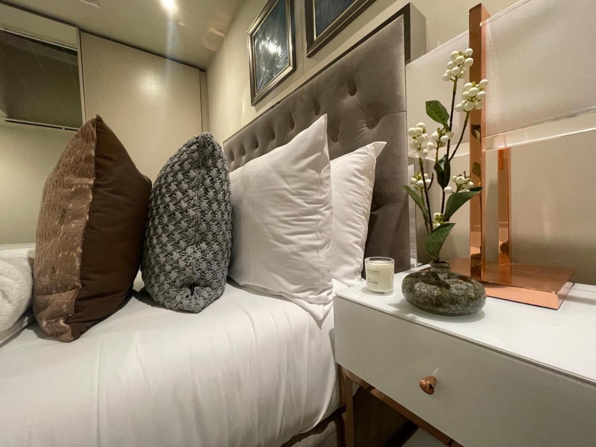 Sophisticated 1Br, 1 Ba Chigwell Designer Flat Chcl F2 Daire Dış mekan fotoğraf