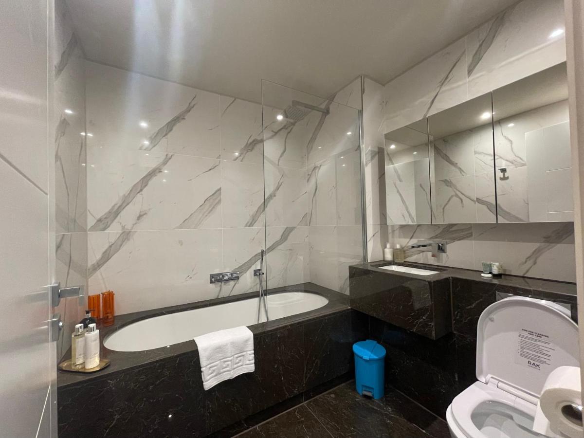 Sophisticated 1Br, 1 Ba Chigwell Designer Flat Chcl F2 Daire Dış mekan fotoğraf
